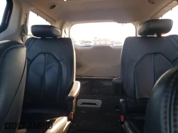 ✅ 2018 Chrysler Pacifica Touring L Plus • VIN: 2C4RC1EG1JR193227 • Лот: 86887715. Опубликован ранее на Copart с пробегом 154 104 миль. Бесплатный доступ к архиву аукционных продаж из США и подробный отчёт об истории автомобиля на DreamBid. Изображение 10.