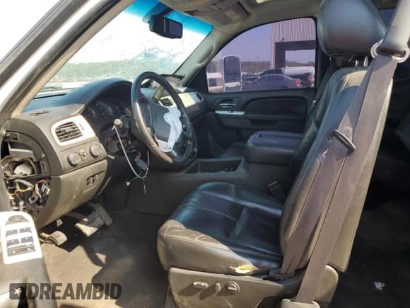 ✅ 2011 Chevrolet Silverado 2500HD LTZ • VIN: 1GC2KYC8XBZ190729 • Лот: 68076265. Опубликован ранее на Copart с пробегом 146 720 миль. Бесплатный доступ к архиву аукционных продаж из США и подробный отчёт об истории автомобиля на DreamBid. Изображение 7.