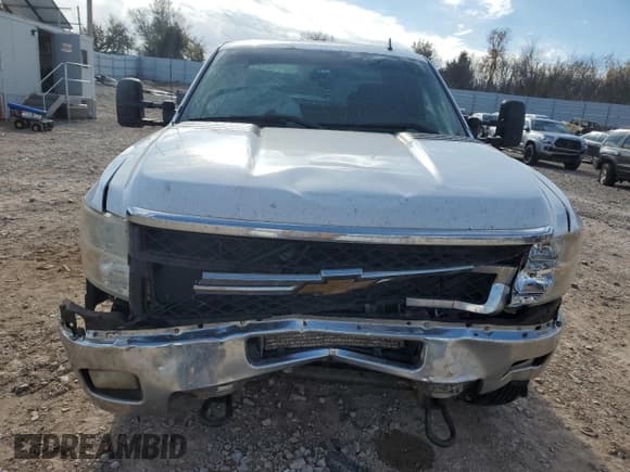 ✅ 2013 Chevrolet Silverado 2500HD LT • VIN: 1GC2CXCG5DZ243953 • Lot: 84296934. Wystawiony na Copart z przebiegiem Nie podano. Bezpłatny archiwum sprzedaży aukcyjnych z USA i szczegółowy raport historii pojazdu na DreamBid. Zdjęcie 5.