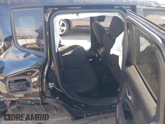 ✅ 2022 Jeep Renegade Latitude • VIN: ZACNJDB15NPN79453 • Lot: 43076701. Wystawiony na IAAI z przebiegiem Nie podano. Bezpłatny archiwum sprzedaży aukcyjnych z USA i szczegółowy raport historii pojazdu na DreamBid. Zdjęcie 8.