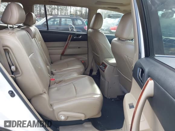 ✅ 2012 Toyota Highlander Limited • VIN: 5TDDK3EH9CS157443 • Lot: 43708248. Listed on IAAI with 169,604 mi. Free auction sales archive from the USA and detailed vehicle history report at DreamBid. Image 8.