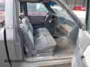 1992 Dodge Dakota z VIN 1B7FL26X0NS508319, wystawiony jako IAAI lot #42468014 z przebiegiem 195 683 mil mil oraz . Historia ofert i sprzedaży dostępna na DreamBid. Obrazek 5.