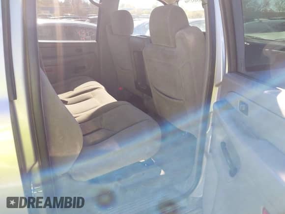 ✅ 2004 Chevrolet Suburban LT • VIN: 3GNEC16T14G306203 • Lot: 43452798. Listed on IAAI with 146,872 mi. Free auction sales archive from the USA and detailed vehicle history report at DreamBid. Image 8.