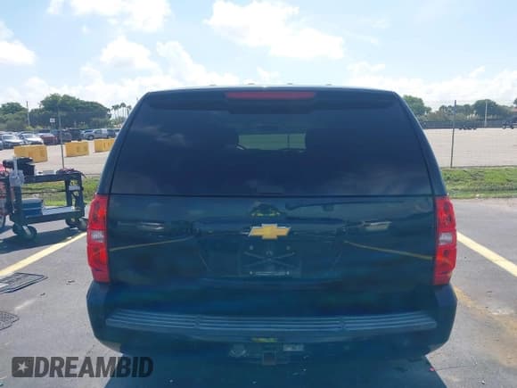 ✅ 2014 Chevrolet Tahoe Commercial • VIN: 1GNLC2E07ER207696 • Lot: 42683132. Wystawiony na IAAI z przebiegiem 116 397 mil. Bezpłatny archiwum sprzedaży aukcyjnych z USA i szczegółowy raport historii pojazdu na DreamBid. Zdjęcie 17.