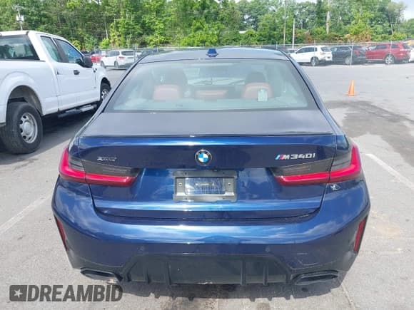 ✅ 2024 BMW 3 Series M340i xDrive • VIN: 3MW49FF04R8E25559 • Lot: 42325815. Wystawiony na IAAI z przebiegiem 8 971 mil. Bezpłatny archiwum sprzedaży aukcyjnych z USA i szczegółowy raport historii pojazdu na DreamBid. Zdjęcie 16.