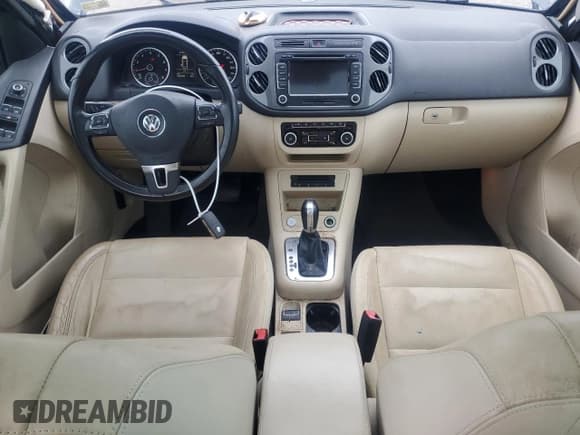 ✅ 2012 Volkswagen Tiguan SE • VIN: WVGAV7AX1CW602168 • Lot: 61219265. Listed on Copart with 130,702 mi. Free auction sales archive from the USA and detailed vehicle history report at DreamBid. Image 8.