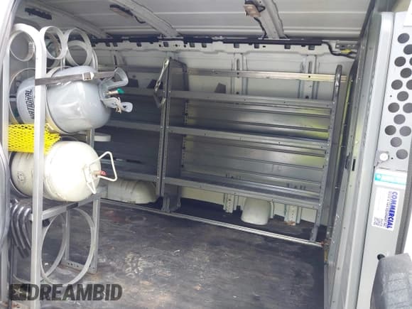 ✅ 2016 Chevrolet Express Cargo • VIN: 1GCWGAFF8G1249934 • Lot: 42457767. Wystawiony na IAAI z przebiegiem 252 991 mil. Bezpłatny archiwum sprzedaży aukcyjnych z USA i szczegółowy raport historii pojazdu na DreamBid. Zdjęcie 8.