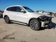 ✅ 2022 BMW X1 xDrive28i • VIN: WBXJG9C09N5U62506 • Lot: 65545995. Wystawiony na Copart z przebiegiem 20 066 mil. Bezpłatny archiwum sprzedaży aukcyjnych z USA i szczegółowy raport historii pojazdu na DreamBid. Zdjęcie 4.