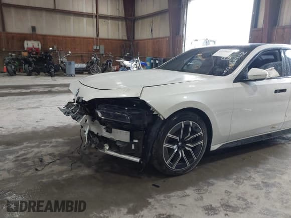 ✅ 2023 BMW 7 Series 760i xDrive • VIN: WBA33EJ01PCM24809 • Lot: 43310239. Listed on IAAI with 31,704 mi. Free auction sales archive from the USA and detailed vehicle history report at DreamBid. Image 17.