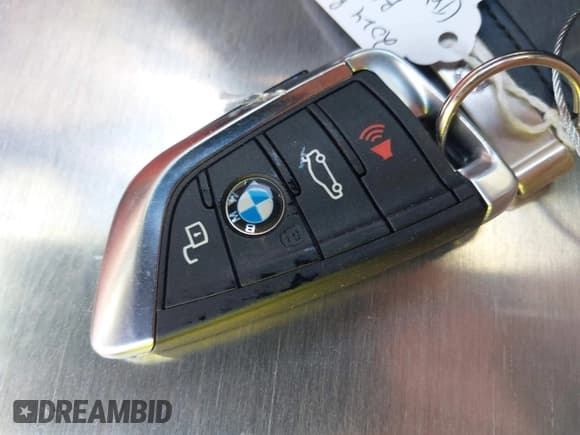 ✅ 2024 BMW X3 M • VIN: 5YM13EC09R9T58542 • Lot: 43461554. Wystawiony na IAAI z przebiegiem Nie podano. Bezpłatny archiwum sprzedaży aukcyjnych z USA i szczegółowy raport historii pojazdu na DreamBid. Zdjęcie 11.