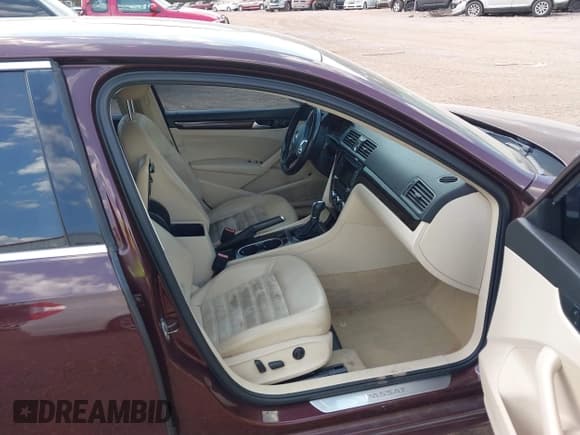 ✅ 2014 Volkswagen Passat SEL Premium • VIN: 1VWCS7A36EC032673 • Lot: 43230283. Listed on IAAI with 136,340 mi. Free auction sales archive from the USA and detailed vehicle history report at DreamBid. Image 5.