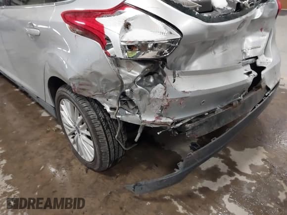 ✅ 2018 Ford Focus Titanium • VIN: 1FADP3N25JL261736 • Лот: 41032128. Опубликован ранее на IAAI с пробегом 59 142 миль. Бесплатный доступ к архиву аукционных продаж из США и подробный отчёт об истории автомобиля на DreamBid. Изображение 6.