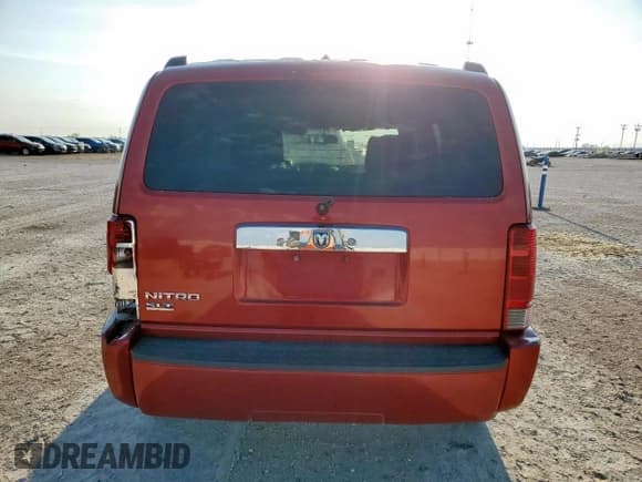 ✅ 2008 Dodge Nitro SLT • VIN: 1D8GT58K68W164520 • Lot: 68447875. Wystawiony na Copart z przebiegiem 123 385 mil. Bezpłatny archiwum sprzedaży aukcyjnych z USA i szczegółowy raport historii pojazdu na DreamBid. Zdjęcie 6.