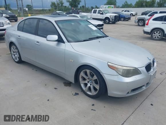 ✅ 2007 BMW 5 Series 550i • VIN: WBANB535X7CP06810 • Лот: 43306627. Опубликован ранее на IAAI с пробегом 172 350 миль. Бесплатный доступ к архиву аукционных продаж из США и подробный отчёт об истории автомобиля на DreamBid. Изображение 1.