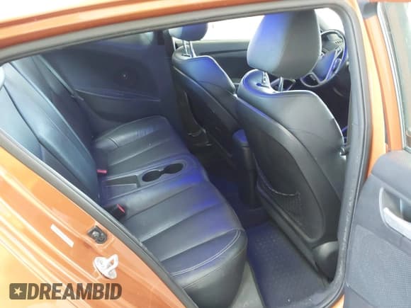 ✅ 2013 Hyundai Veloster Turbo • VIN: KMHTC6AE2DU178083 • Lot: 43039378. Wystawiony na IAAI z przebiegiem 126 260 mil. Bezpłatny archiwum sprzedaży aukcyjnych z USA i szczegółowy raport historii pojazdu na DreamBid. Zdjęcie 8.