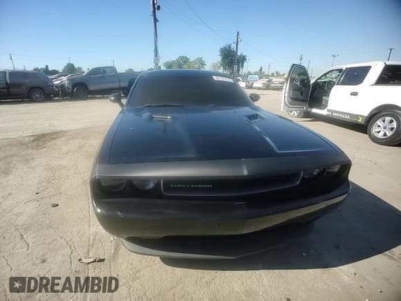 ✅ 2013 Dodge Challenger SXT • VIN: 2C3CDYAG1DH745079 • Lot: 80125774. Wystawiony na Copart z przebiegiem Nie podano. Bezpłatny archiwum sprzedaży aukcyjnych z USA i szczegółowy raport historii pojazdu na DreamBid. Zdjęcie 10.