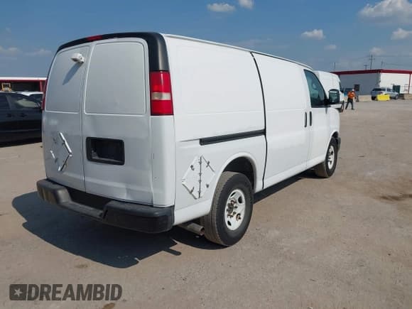 ✅ 2014 Chevrolet Express Cargo • VIN: 1GCWGFCA7E1206253 • Lot: 42929235. Listed on IAAI with 312,105 mi. Free auction sales archive from the USA and detailed vehicle history report at DreamBid. Image 4.