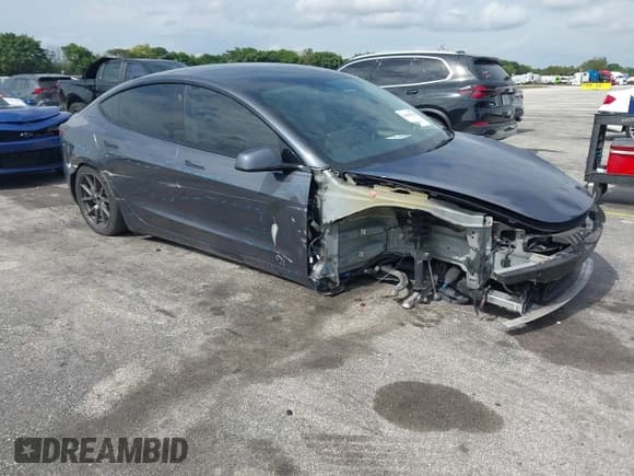✅ 2023 Tesla Model 3 • VIN: 5YJ3E1EA8PF451131 • Lot: 43470579. Wystawiony na IAAI z przebiegiem 70 249 mil. Bezpłatny archiwum sprzedaży aukcyjnych z USA i szczegółowy raport historii pojazdu na DreamBid. Zdjęcie 1.