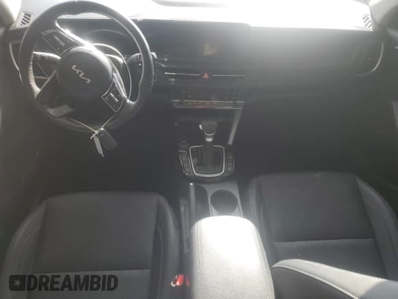 ✅ 2025 Kia Seltos EX • VIN: KNDER2AA8S7697281 • Lot: 81143945. Listed on Copart with Not provided. Free auction sales archive from the USA and detailed vehicle history report at DreamBid. Image 8.