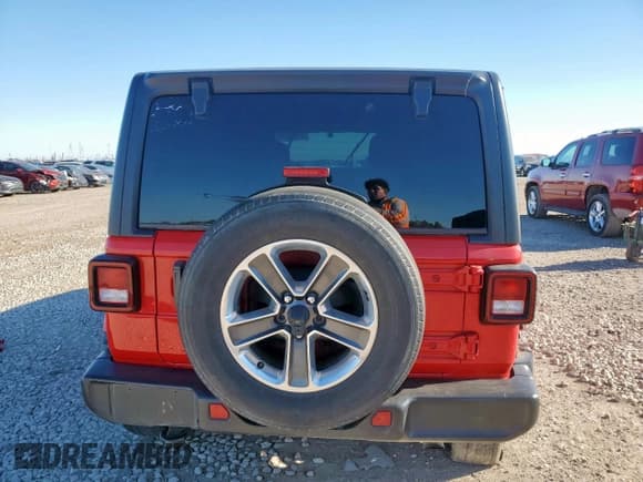 ✅ 2021 Jeep Wrangler Unlimited Sahara • VIN: 1C4HJXEN6MW622201 • Лот: 90873595. Опубликован ранее на Copart с пробегом 129 632 миль. Бесплатный доступ к архиву аукционных продаж из США и подробный отчёт об истории автомобиля на DreamBid. Изображение 6.