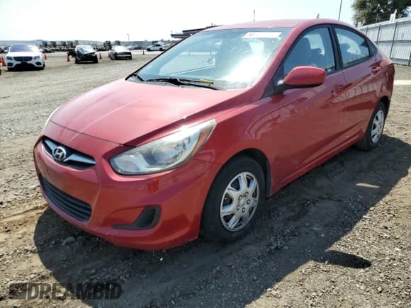 ✅ 2013 Hyundai Accent GLS • VIN: KMHCT4AE7DU322800 • Лот: 66996774. Опубликован ранее на Copart с пробегом 123 981 миль. Бесплатный доступ к архиву аукционных продаж из США и подробный отчёт об истории автомобиля на DreamBid. Изображение 1.