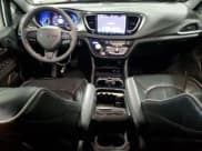 ✅ 2022 Chrysler Pacifica Hybrid Limited • VIN: 2C4RC1S7XNR202971 • Lot: 86085715. Wystawiony na Copart z przebiegiem 40 072 mil. Bezpłatny archiwum sprzedaży aukcyjnych z USA i szczegółowy raport historii pojazdu na DreamBid. Zdjęcie 8.