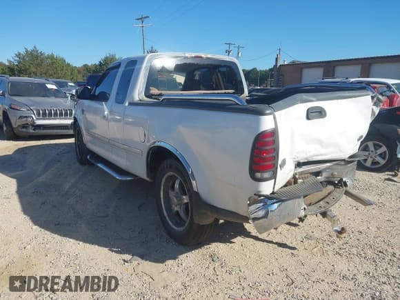 ✅ 1998 Ford F-150 • VIN: 1FTZX1767WNA91721 • Lot: 43457199. Wystawiony na IAAI z przebiegiem 241 416 mil. Bezpłatny archiwum sprzedaży aukcyjnych z USA i szczegółowy raport historii pojazdu na DreamBid. Zdjęcie 3.