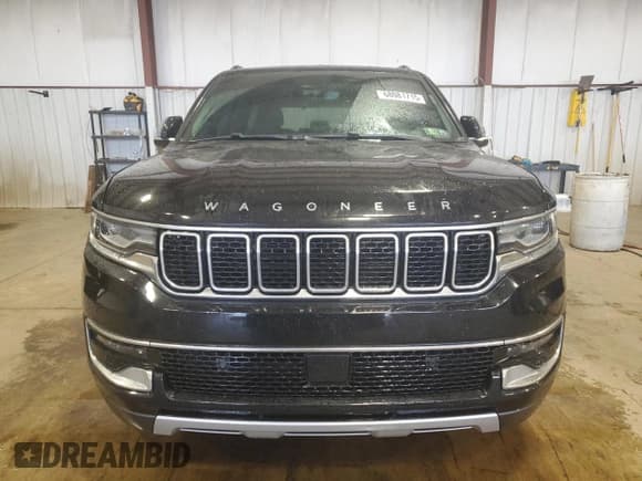 ✅ 2022 Jeep Wagoneer Series II • VIN: 1C4SJVBT7NS141668 • Lot: 68081715. Wystawiony na Copart z przebiegiem 73 597 mil. Bezpłatny archiwum sprzedaży aukcyjnych z USA i szczegółowy raport historii pojazdu na DreamBid. Zdjęcie 5.