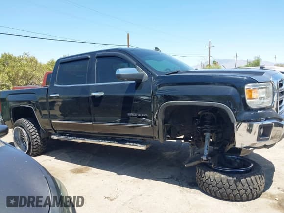 ✅ 2015 GMC Sierra 1500 • VIN: 3GTP1VEJ4FG532043 • Lot: 42525636. Wystawiony na IAAI z przebiegiem 69 468 mil. Bezpłatny archiwum sprzedaży aukcyjnych z USA i szczegółowy raport historii pojazdu na DreamBid. Zdjęcie 14.