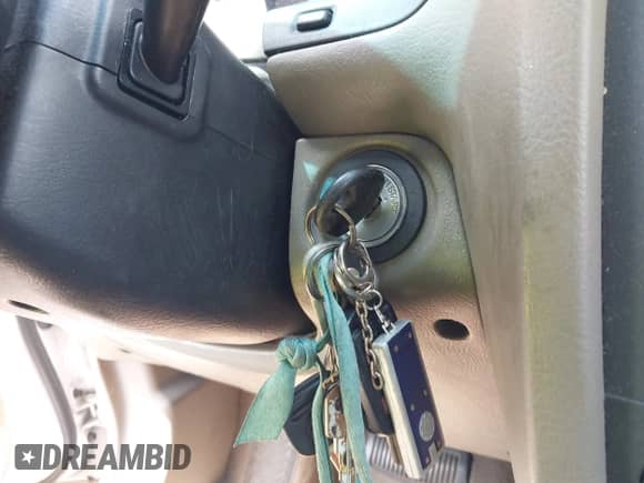 2006 Hyundai Santa Fe GLS с VIN KM8SC13E06U070172, выставлен на аукционе IAAI как лот 43013893 с пробегом 134 553 миль миль и . История ставок и продаж доступна на DreamBid. Изображение 11.