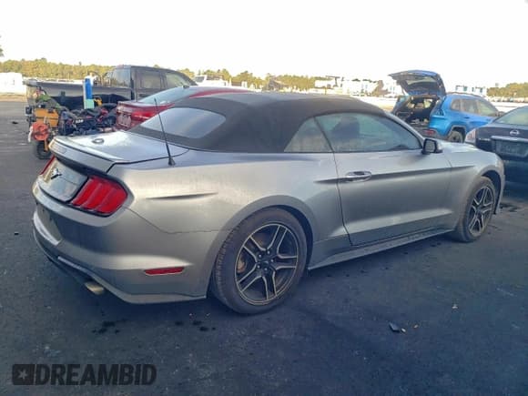 ✅ 2022 Ford Mustang EcoBoost Premium • VIN: 1FATP8UHXN5149202 • Lot: 93490365. Listed on Copart with 40,100 mi. Free auction sales archive from the USA and detailed vehicle history report at DreamBid. Image 3.