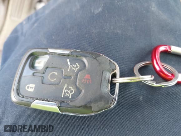 ✅ 2015 Chevrolet Suburban LTZ • VIN: 1GNSKKKC0FR626990 • Lot: 43302809. Wystawiony na IAAI z przebiegiem 144 094 mil. Bezpłatny archiwum sprzedaży aukcyjnych z USA i szczegółowy raport historii pojazdu na DreamBid. Zdjęcie 11.