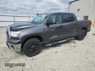 ✅ 2013 Toyota Tundra • VIN: 5TFDM5F11DX048428 • Lot: 70872865. Wystawiony na Copart z przebiegiem 118 508 mil. Bezpłatny archiwum sprzedaży aukcyjnych z USA i szczegółowy raport historii pojazdu na DreamBid. Zdjęcie 1.