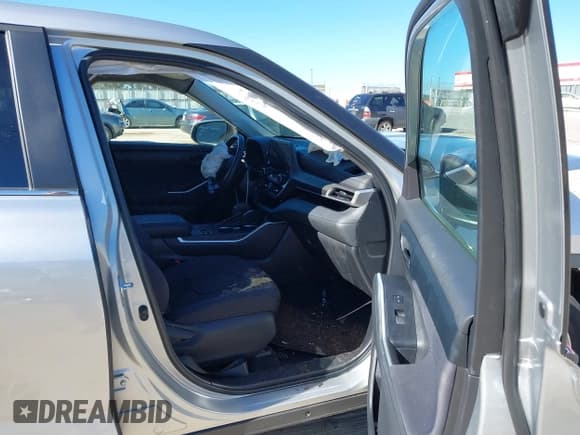 ✅ 2023 Toyota Highlander XLE • VIN: 5TDKDRAHXPS501958 • Лот: 43512678. Опубликован ранее на IAAI с пробегом 41 232 миль. Бесплатный доступ к архиву аукционных продаж из США и подробный отчёт об истории автомобиля на DreamBid. Изображение 5.