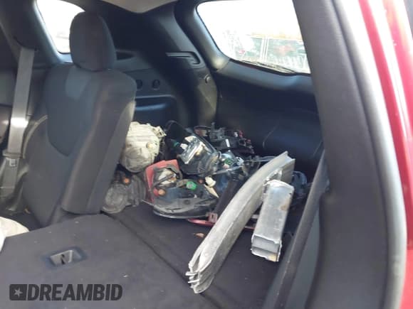 ✅ 2015 Jeep Cherokee Latitude • VIN: 1C4PJMCB6FW572146 • Лот: 43579547. Опубликован ранее на IAAI с пробегом Не указан. Бесплатный доступ к архиву аукционных продаж из США и подробный отчёт об истории автомобиля на DreamBid. Изображение 15.