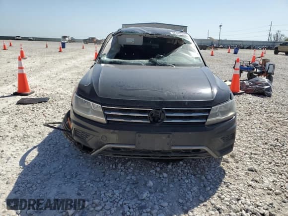 ✅ 2018 Volkswagen Tiguan S • VIN: 3VV1B7AX6JM147216 • Lot: 52449345. Listed on Copart with Not provided. Free auction sales archive from the USA and detailed vehicle history report at DreamBid. Image 5.