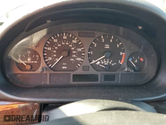 2000 BMW 3 Series 323i с VIN WBAAM3333YFP66603, выставлен на аукционе Copart как лот 71749925 с пробегом Не указан миль и Списание • Salvage title. История ставок и продаж доступна на DreamBid. Изображение 9.