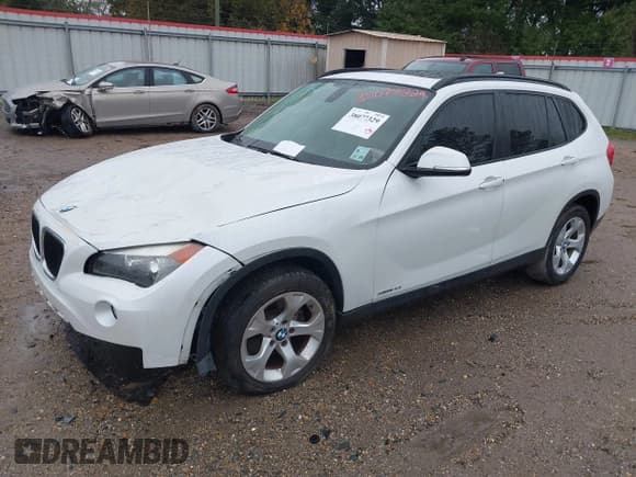 ✅ 2014 BMW X1 sDrive28i • VIN: WBAVM1C51EVW47425 • Lot: 38077329. Wystawiony na IAAI z przebiegiem Nie podano. Bezpłatny archiwum sprzedaży aukcyjnych z USA i szczegółowy raport historii pojazdu na DreamBid. Zdjęcie 2.
