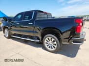 ✅ 2020 Chevrolet Silverado 1500 High Country • VIN: 3GCPWFED2LG234944 • Lot: 67297175. Wystawiony na Copart z przebiegiem 60 514 mil. Bezpłatny archiwum sprzedaży aukcyjnych z USA i szczegółowy raport historii pojazdu na DreamBid. Zdjęcie 2.