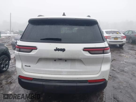 ✅ 2024 Jeep Grand Cherokee Altitude • VIN: 1C4RJKAG8R8556020 • Lot: 41556272. Listed on IAAI with 6,357 mi. Free auction sales archive from the USA and detailed vehicle history report at DreamBid. Image 16.