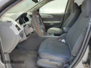 ✅ 2009 Chevrolet Traverse LS • VIN: 1GNEV13D69S162574 • Lot: 62052225. Wystawiony na Copart z przebiegiem 175 811 mil. Bezpłatny archiwum sprzedaży aukcyjnych z USA i szczegółowy raport historii pojazdu na DreamBid. Zdjęcie 7.