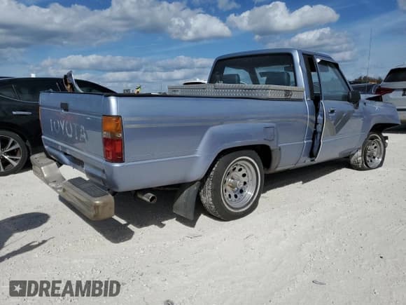 ✅ 1988 Toyota Pickup • VIN: JT4RN50A8J5174241 • Lot: 76972384. Listed on Copart with 105,655 mi. Free auction sales archive from the USA and detailed vehicle history report at DreamBid. Image 3.