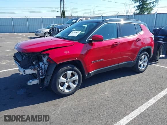 ✅ 2018 Jeep Compass Latitude • VIN: 3C4NJDBB5JT127730 • Lot: 41701871. Wystawiony na IAAI z przebiegiem 136 544 mil. Bezpłatny archiwum sprzedaży aukcyjnych z USA i szczegółowy raport historii pojazdu na DreamBid. Zdjęcie 2.