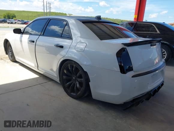 ✅ 2015 Chrysler 300 C • VIN: 2C3CCAEG1FH859994 • Lot: 43231697. Listed on IAAI with 157,237 mi. Free auction sales archive from the USA and detailed vehicle history report at DreamBid. Image 3.