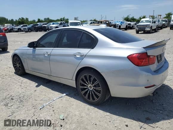 2014 BMW 3 Series 328i с VIN WBA3A5C50EP602116, выставлен на аукционе Copart как лот 61936515 с пробегом 145 862 миль миль и Списание • Salvage title. История ставок и продаж доступна на DreamBid. Изображение 2.