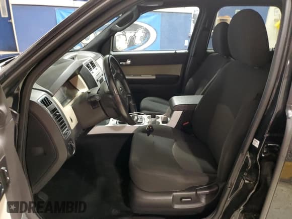 ✅ 2011 Mercury Mariner • VIN: 4M2CN9BG4BKJ01671 • Lot: 91291015. Listed on Copart with 142,534 mi. Free auction sales archive from the USA and detailed vehicle history report at DreamBid. Image 7.