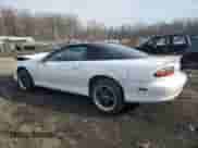 2000 Chevrolet Camaro Z28 z VIN 2G1FP22G8Y2153580, wystawiony jako Copart lot #43004935 z przebiegiem 132 835 mil mil oraz Szkoda całkowita • Salvage title. Historia ofert i sprzedaży dostępna na DreamBid. Obrazek 2.