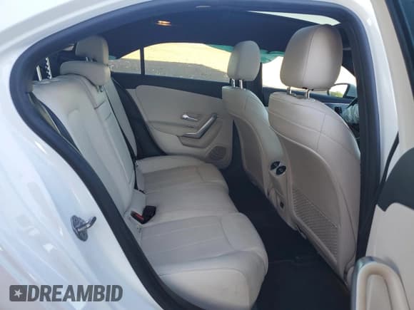 ✅ 2021 Mercedes-Benz A 220 • VIN: W1K3G4EB0MJ271009 • Лот: 90336425. Опубликован ранее на Copart с пробегом 58 111 миль. Бесплатный доступ к архиву аукционных продаж из США и подробный отчёт об истории автомобиля на DreamBid. Изображение 10.