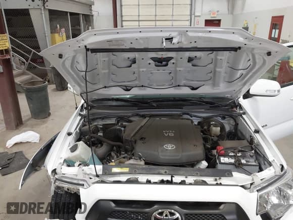 ✅ 2014 Toyota Tacoma • VIN: 3TMLU4EN5EM158285 • Lot: 42583384. Listed on IAAI with 11,353 mi. Free auction sales archive from the USA and detailed vehicle history report at DreamBid. Image 10.