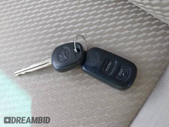 2004 Toyota Highlander with VIN JTEGD21A640084395, listed as a IAAI auction lot 42820915 with 208,871 mi miles and . Bid and sale history available at DreamBid. Image 11.